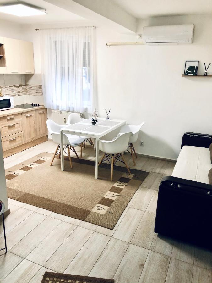 City Break Maya Apartment Oradea Eksteriør bilde